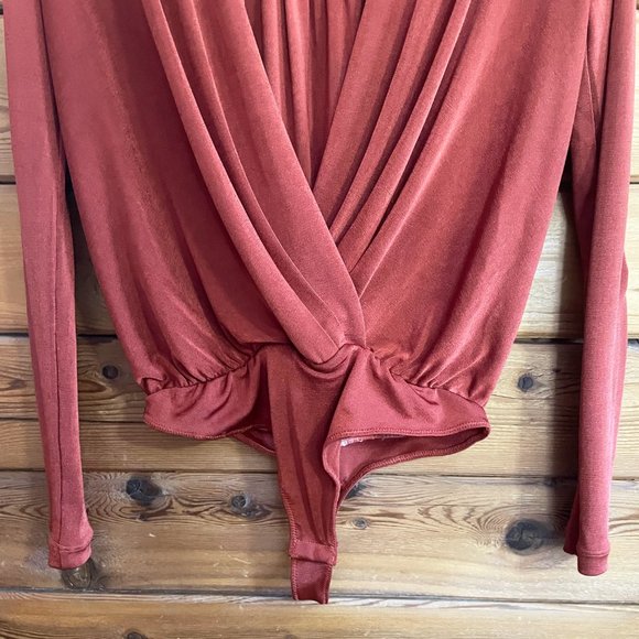 Free People Long Sleeve Turnt Bodysuit Top - Picture 4 of 5